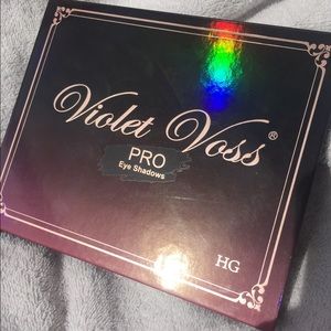 Violet Voss Holy Grail Palette